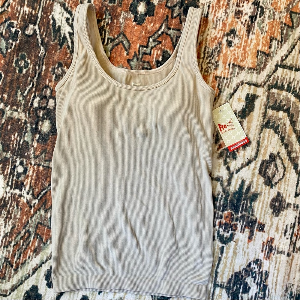 Pro 5 Women's Beige Tank Top Size XL Built In Bra NWT